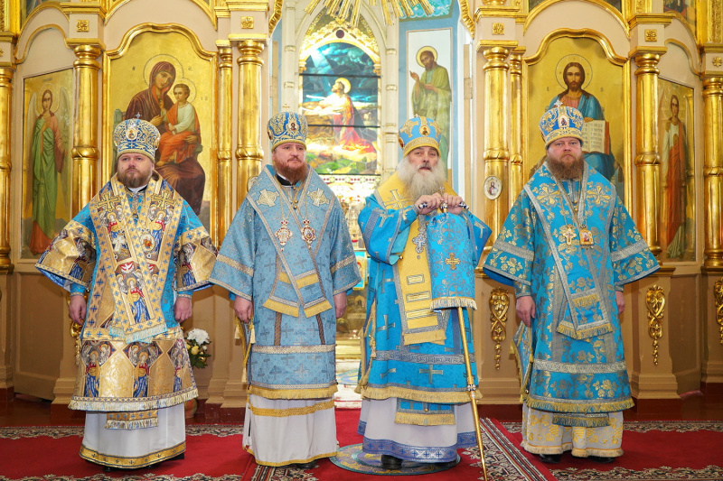 Архиерейское Богослужение в праздник Введения во храм Пресвятой Богородицы