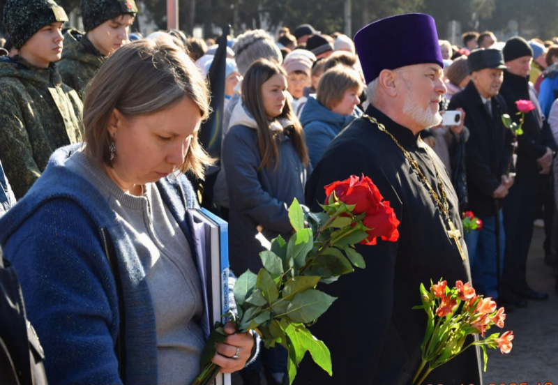 Настоятель храма Покрова Пресвятой Богородицы села Алтайское принял участие в открытии памятника военнослужащим, погибшим при исполнении воинского долга в ходе проведения СВО